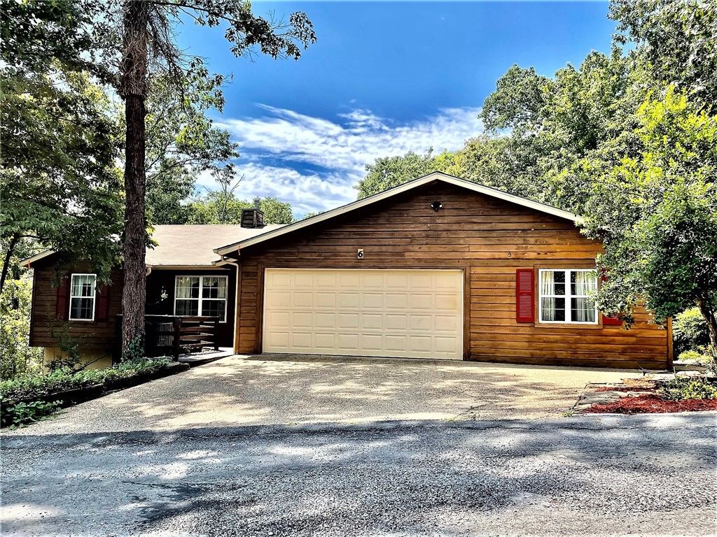 Property Photo:  6 Wimborne Lane  AR 72715 