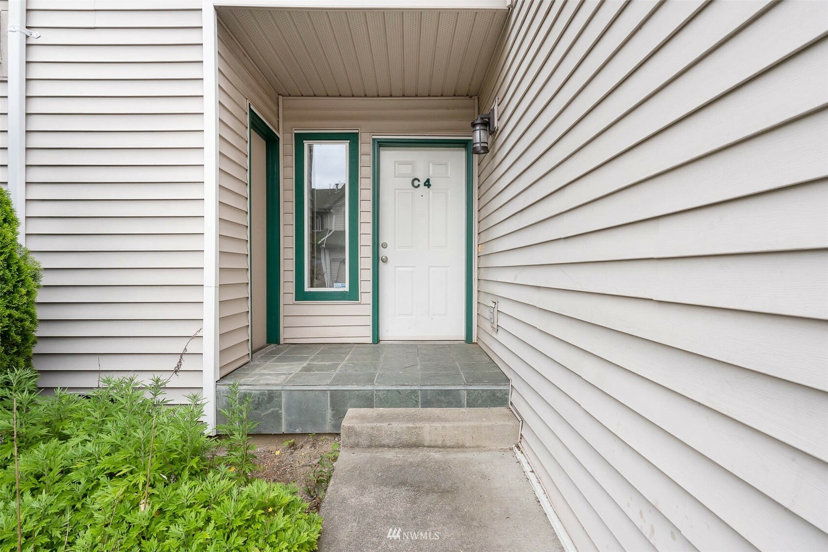 Property Photo: 15815 Admiralty Way C4 WA 98087