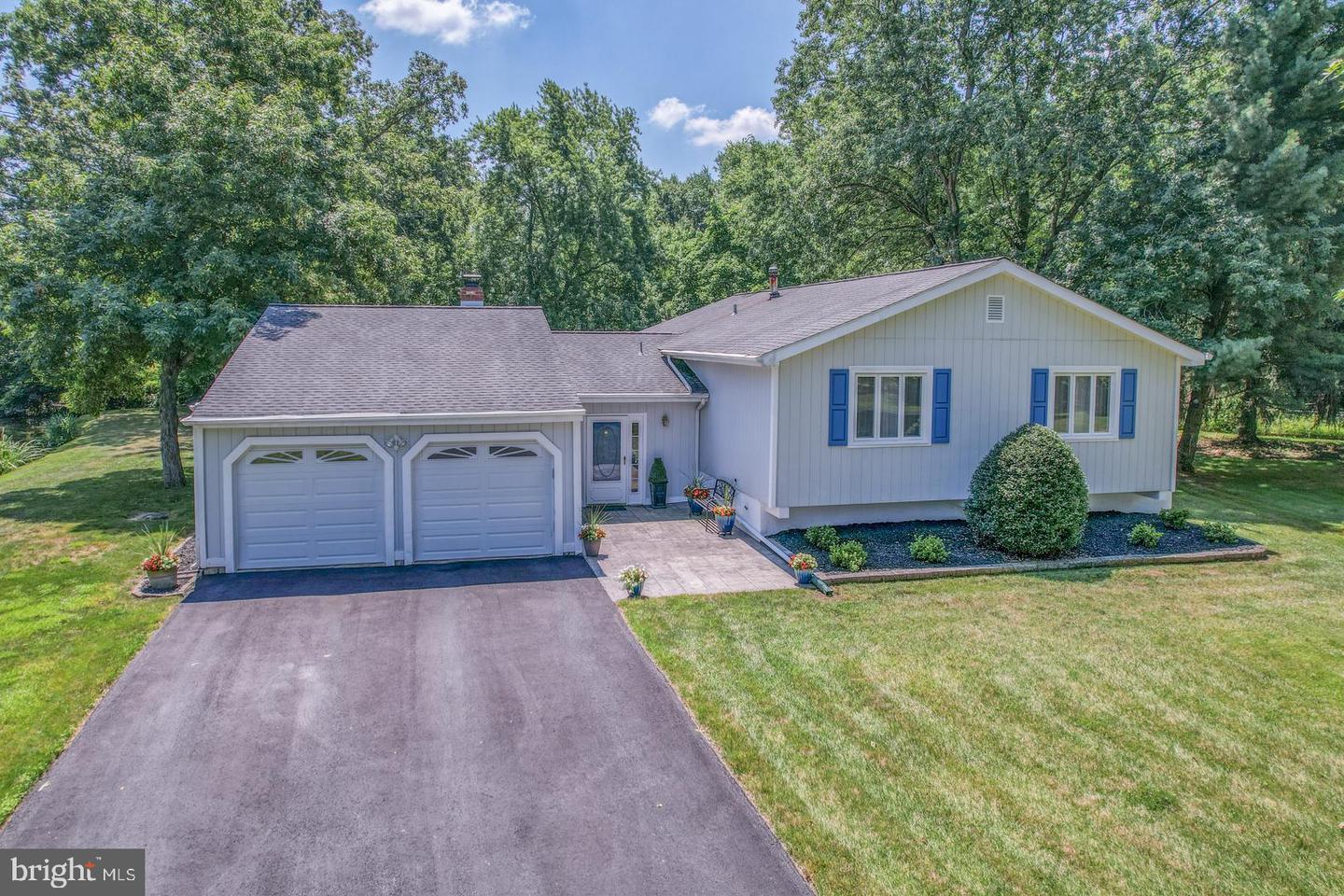 Property Photo:  280 Pond Drive  DE 19707 