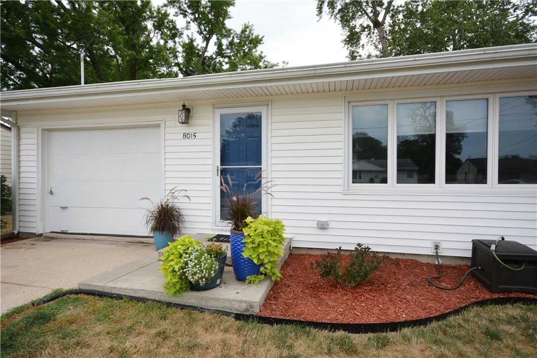 Property Photo:  8015 Suncrest Drive  IA 50320 