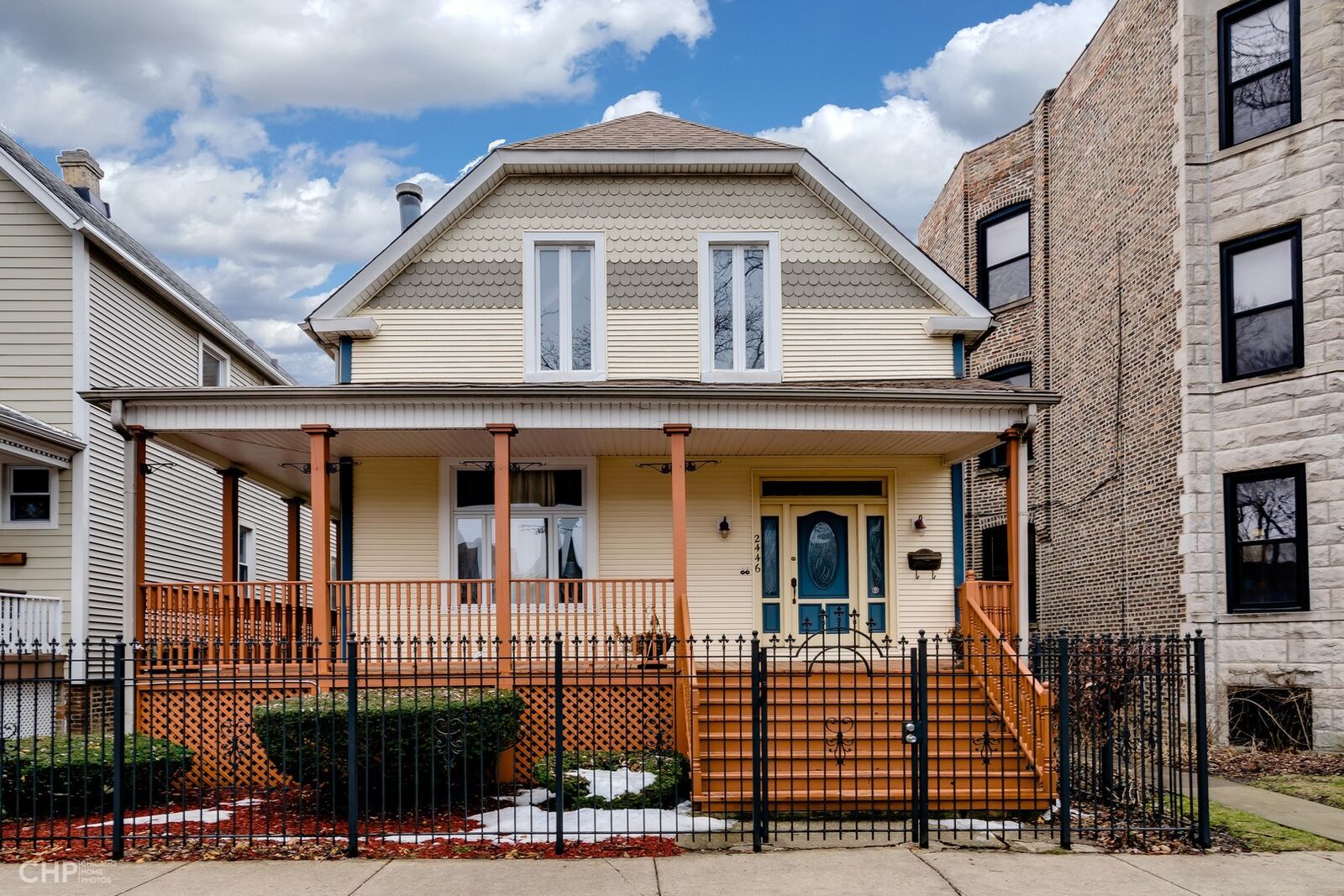 Property Photo:  2446 N Spaulding Avenue 2  IL 60647 