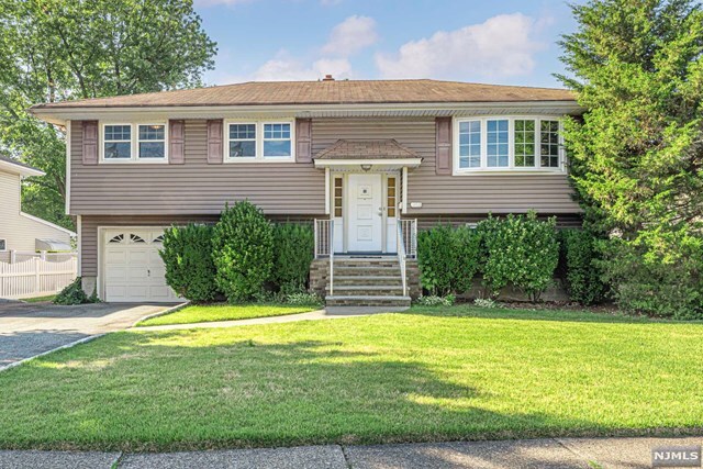 Property Photo: 29 Kuhn Court NJ 07663