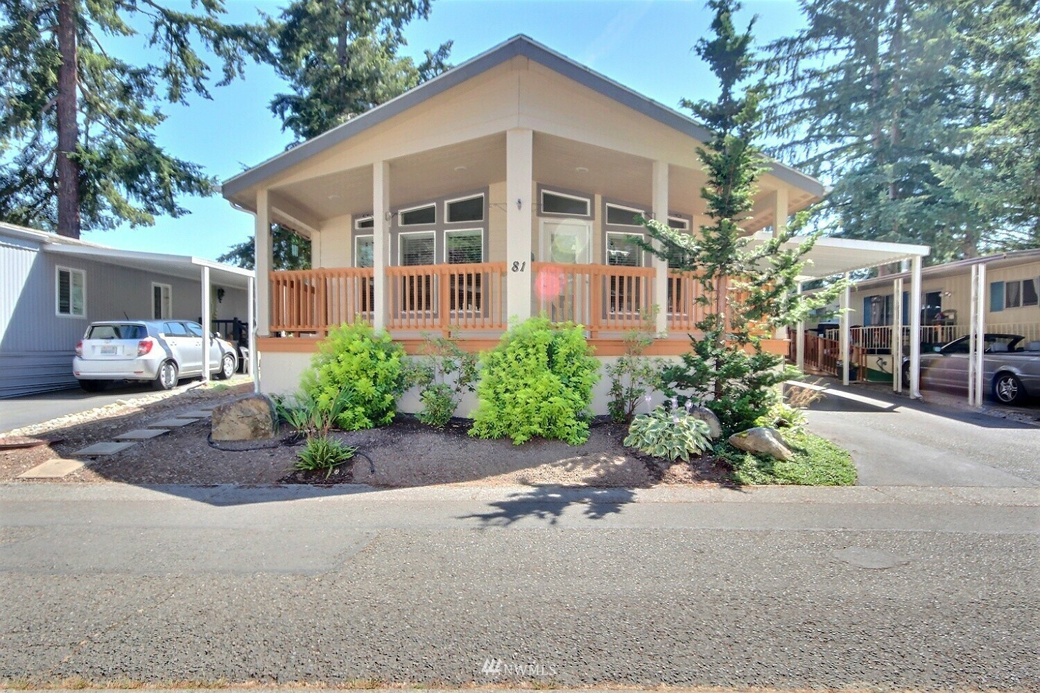 Property Photo:  18425 NE 95th Street 81  WA 98052 