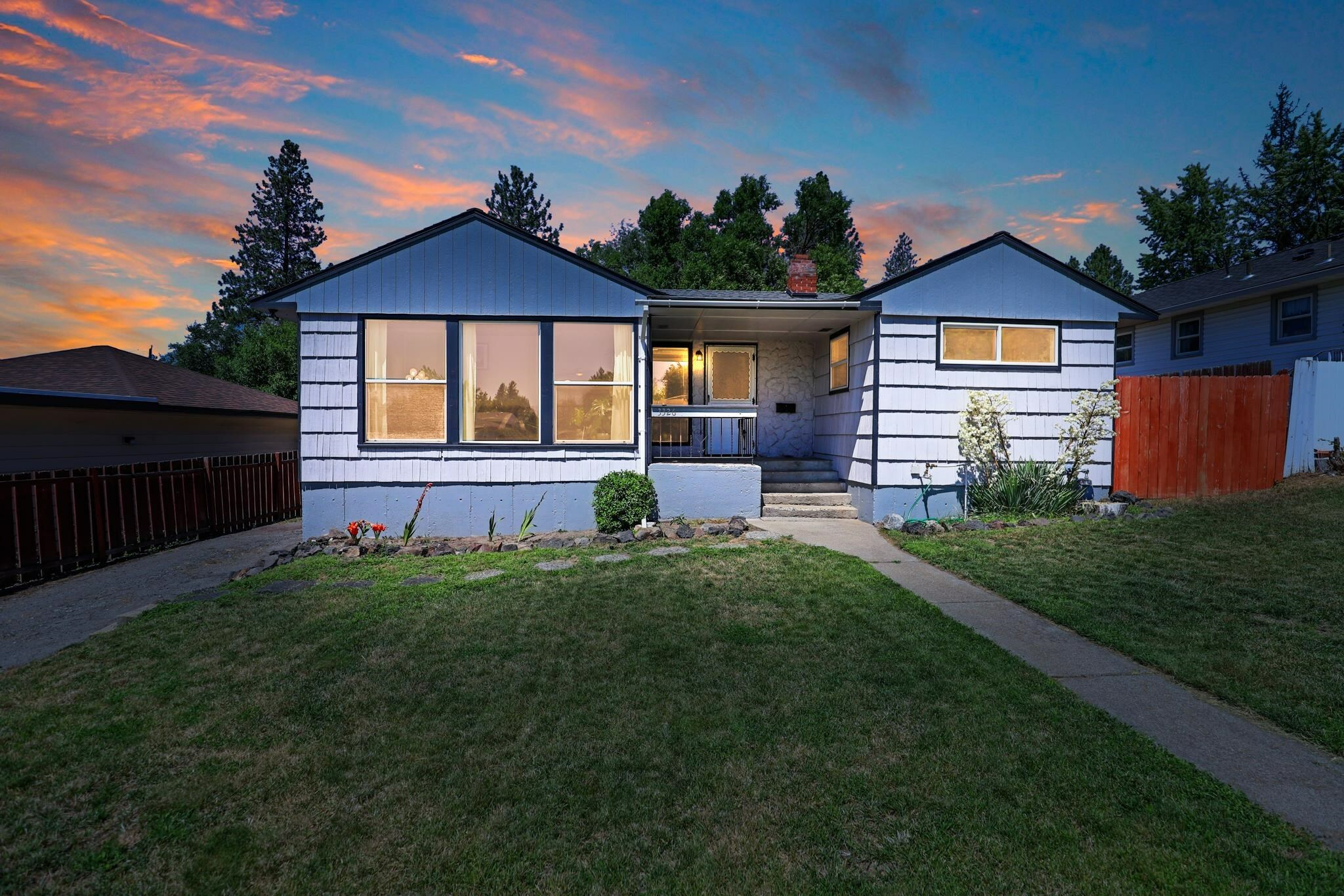 Property Photo:  3326 W Queen Pl  WA 99205 