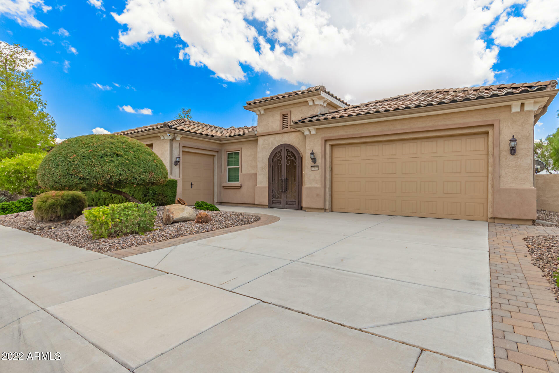 Property Photo:  3909 N Hudson Drive  AZ 85132 