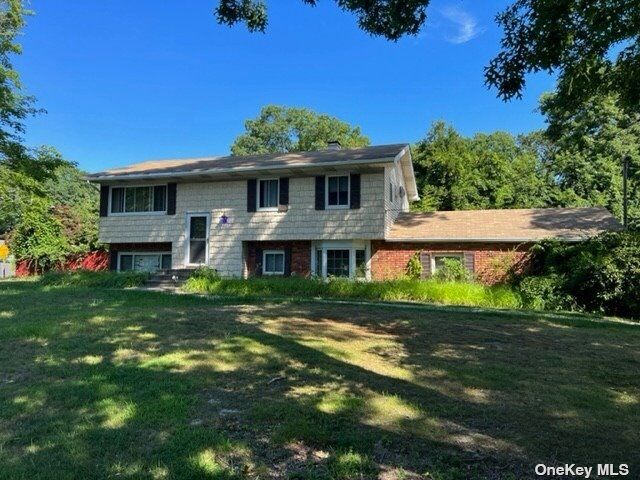 Property Photo:  33 W Denis Lane  NY 11727 