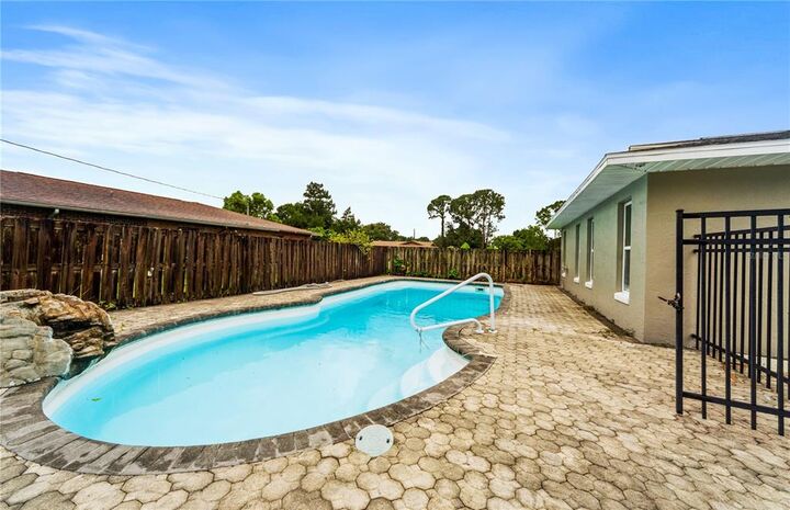 Property Photo:  311 Ibis Avenue  FL 33870 