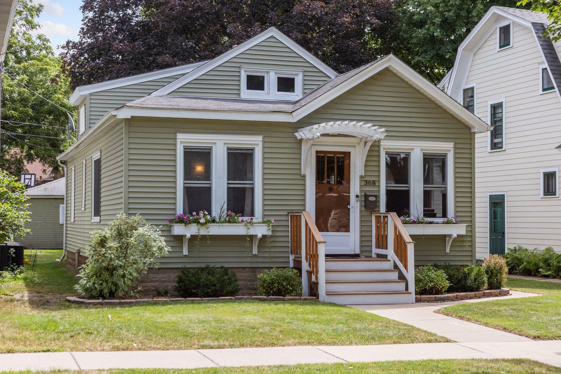 Property Photo:  368 Saratoga Street S  MN 55105 