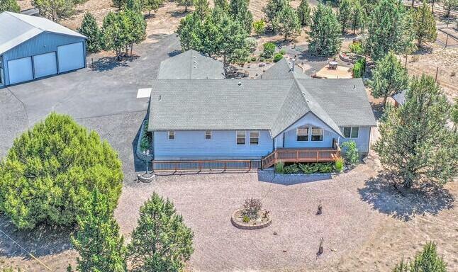 Property Photo: 2090 SE Vickie Drive OR 97754