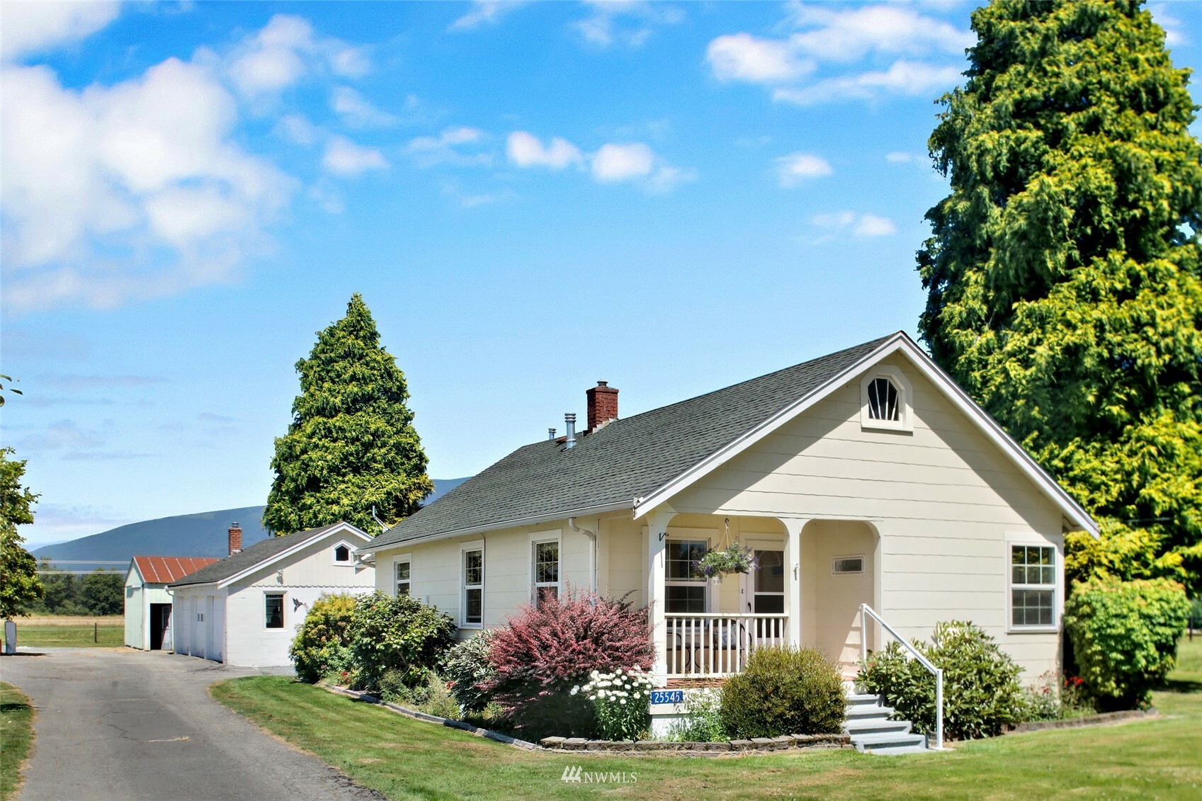 Property Photo: 25545 Hoehn Road WA 98284