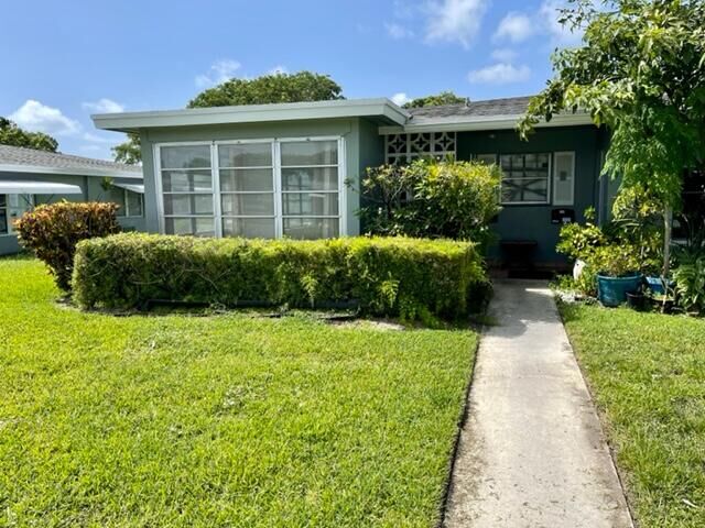 Property Photo: 700 South Drive A FL 33445