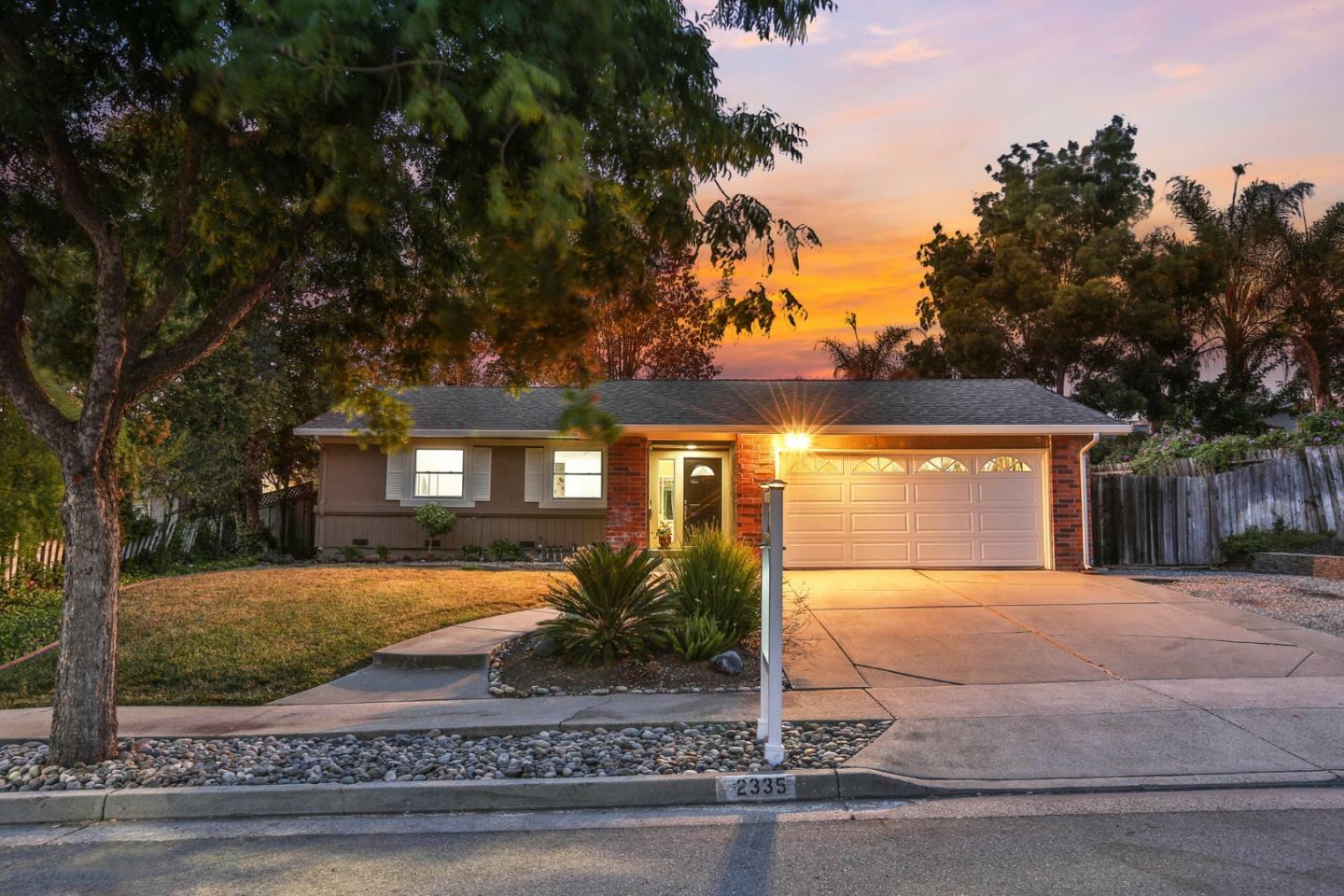 Property Photo:  2335 Fountain Oaks Drive  CA 95037 