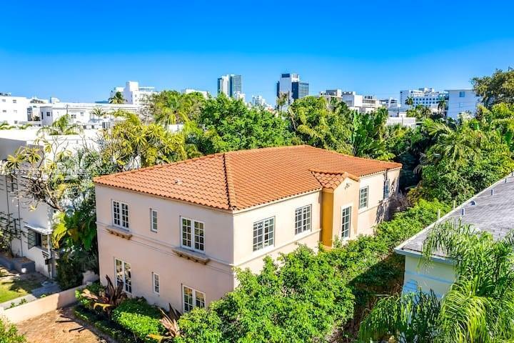 Property Photo: 1545 Meridian Ave FL 33139