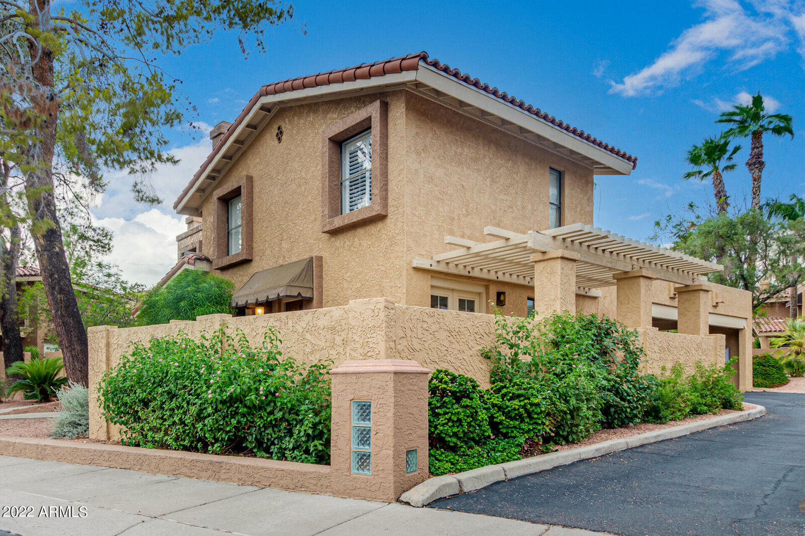 Property Photo: 1108 E North Lane 3 AZ 85020
