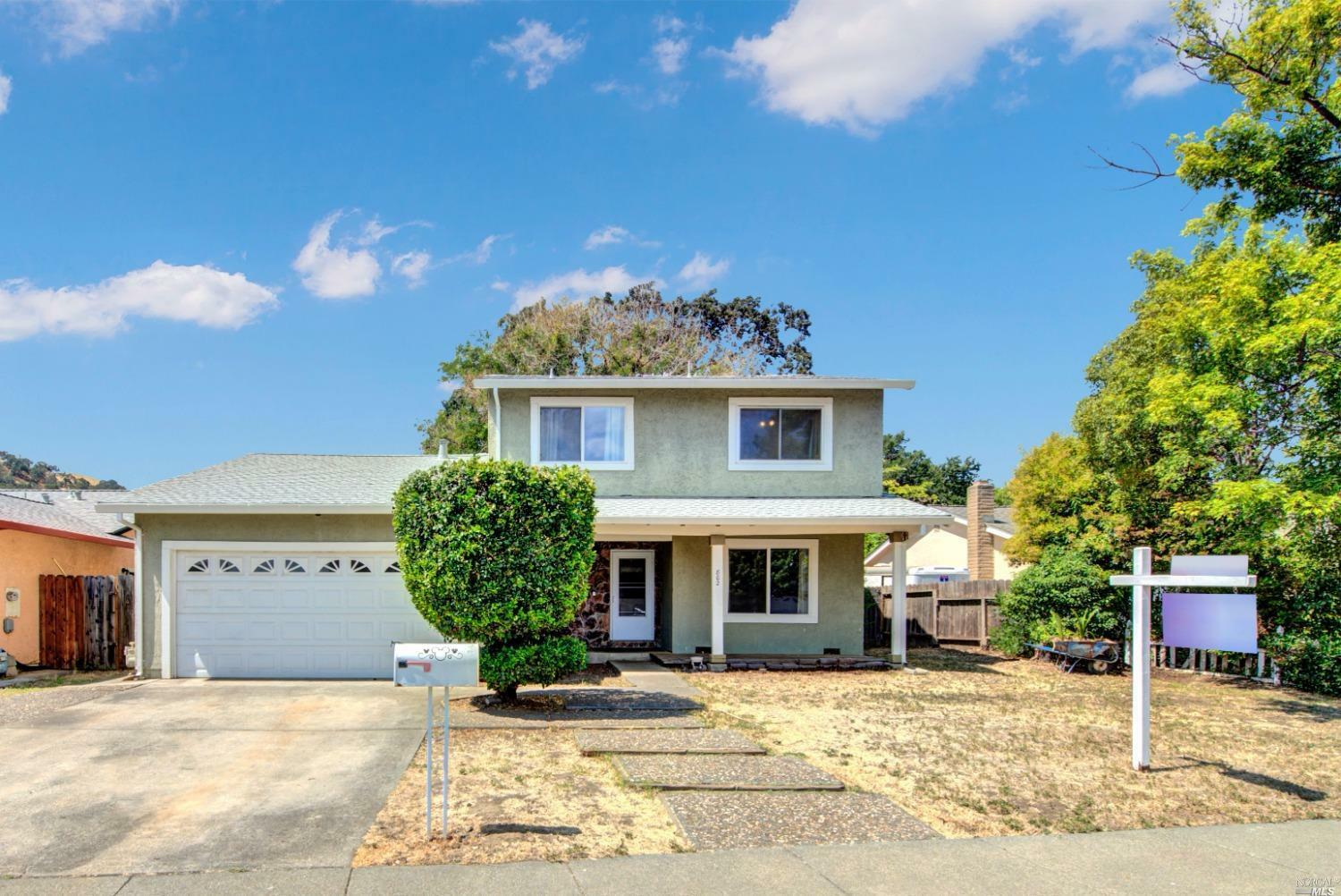 Property Photo:  802 La Cruz Lane  CA 95687 