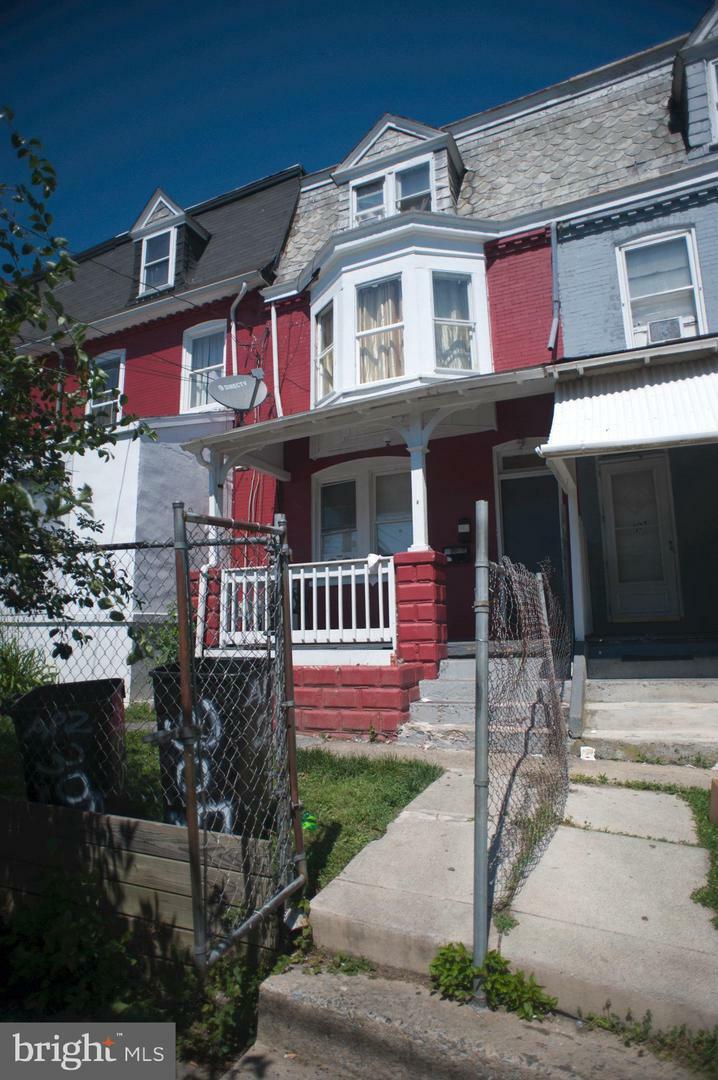 Property Photo:  305 S Ann Street  PA 17602 