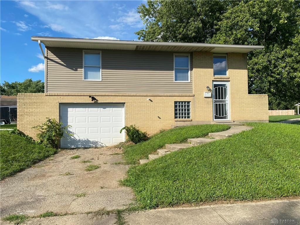 Property Photo: 1805 Coretta Court OH 45417