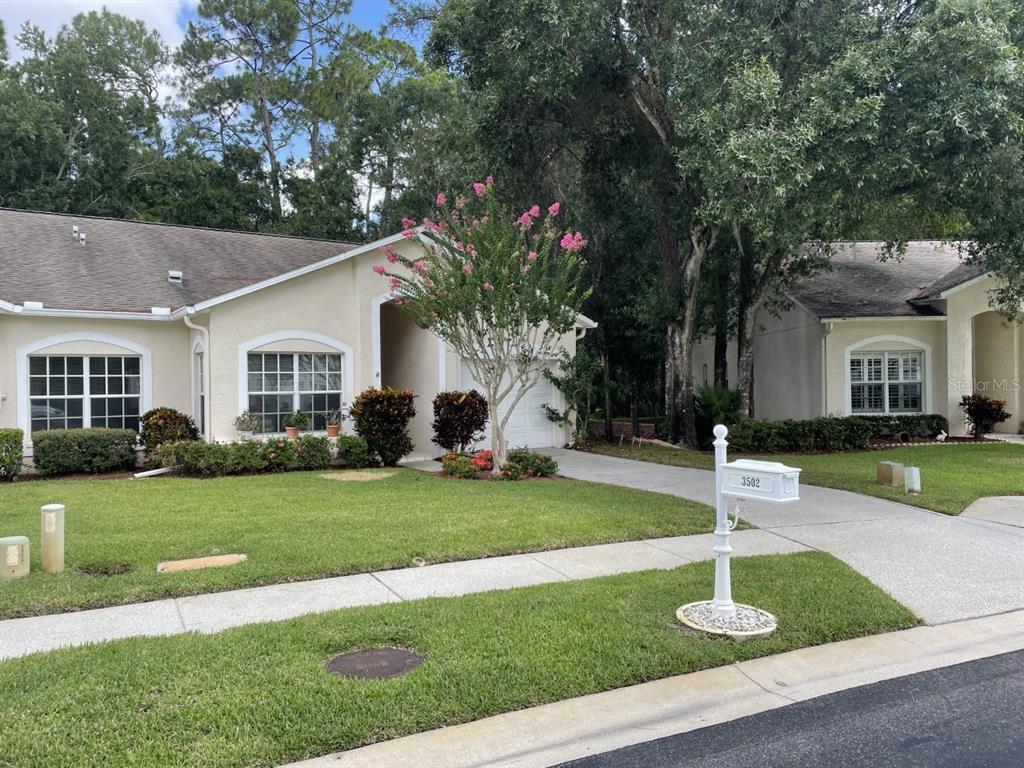 Property Photo: 3502 Tealwood Circle FL 34685