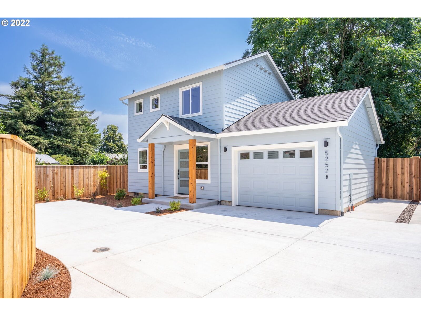 Property Photo: 5252 SE Bybee Blvd B OR 97206