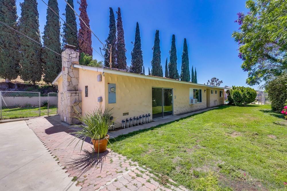 Property Photo:  12097 Gay Rio Dr  CA 92040 