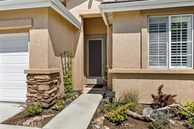 Property Photo:  910 Niguel Street  CA 92057 