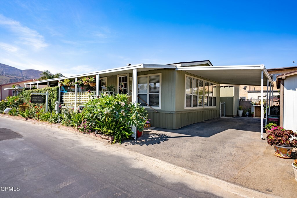 Property Photo:  720 Santa Maria Street 77  CA 93060 