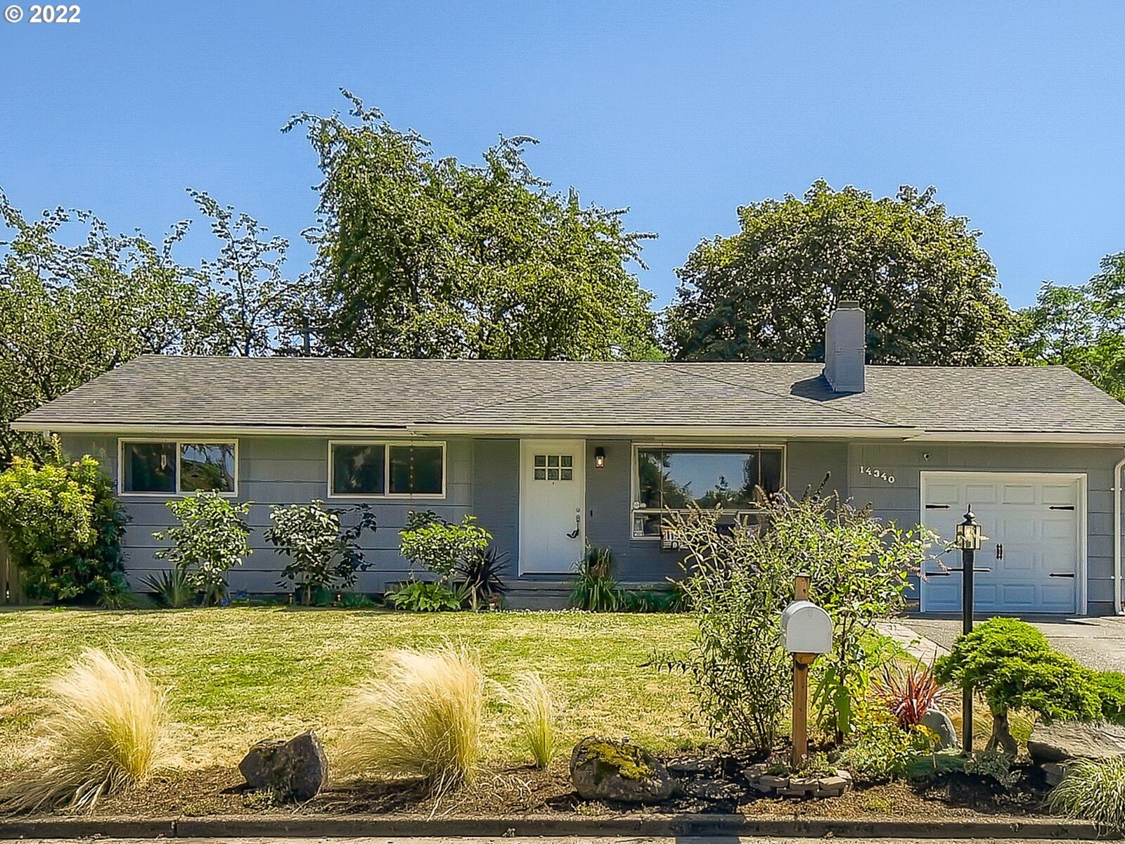 Property Photo:  14340 SE Brooklyn St  OR 97236 