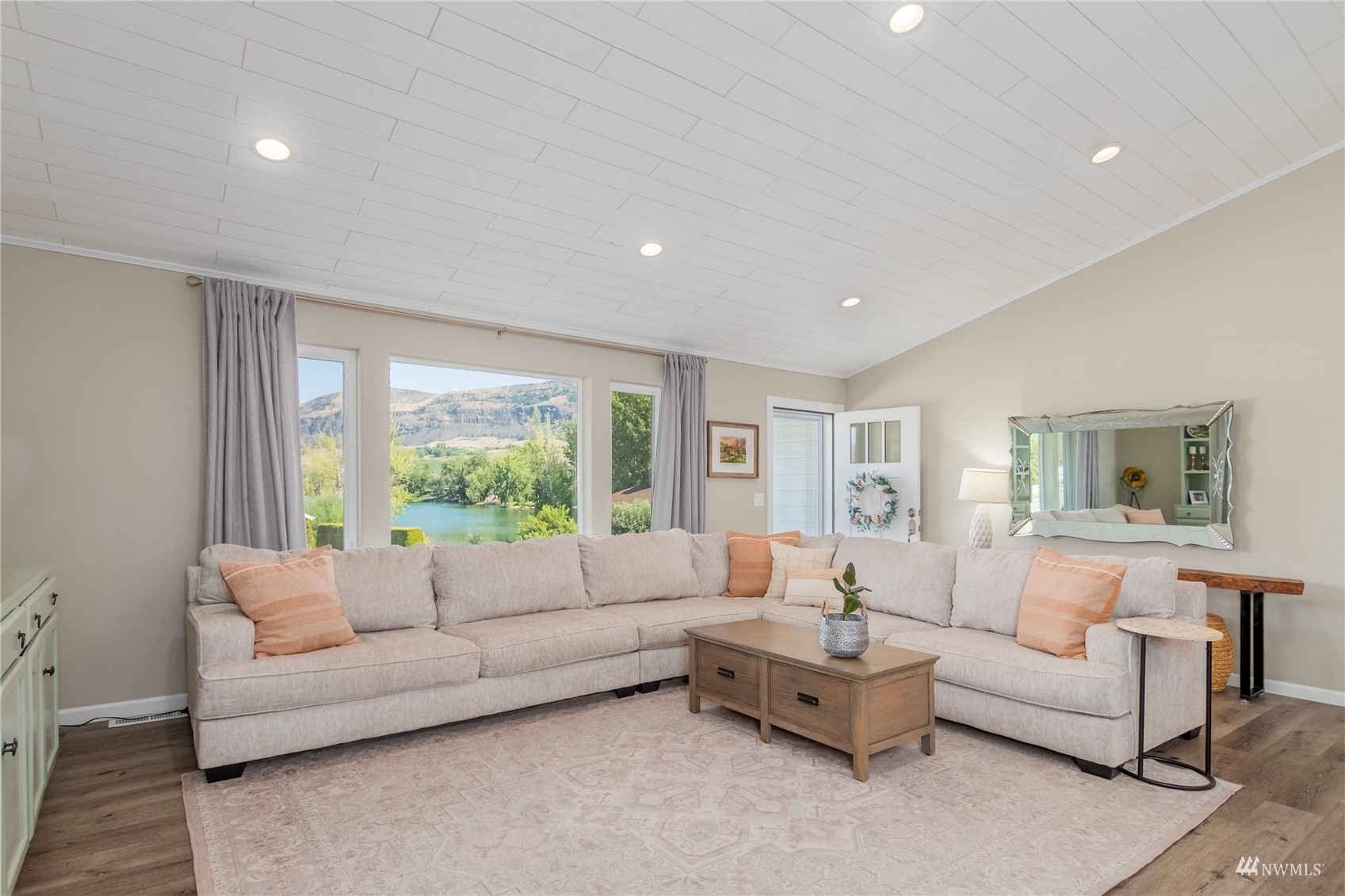 Property Photo: 2949 Riviera Boulevard WA 98828