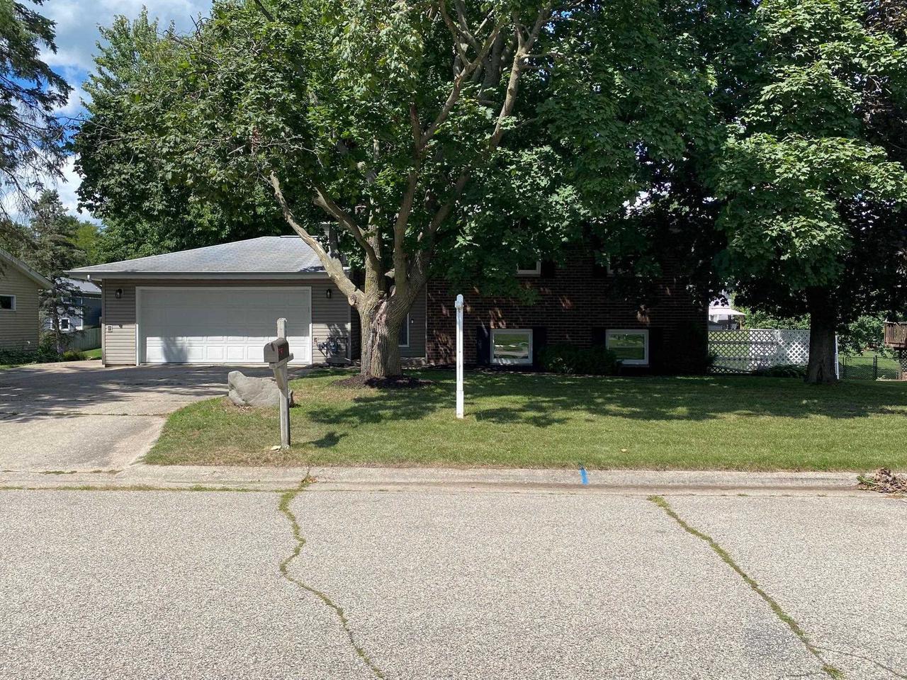 Property Photo: 221 Rosewood Dr WI 53548