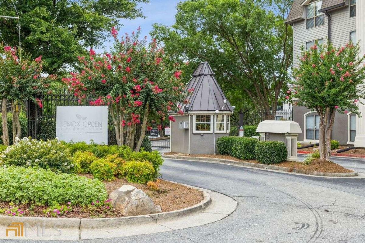 Property Photo: 2657 Lenox Road NE 184 N GA 30324