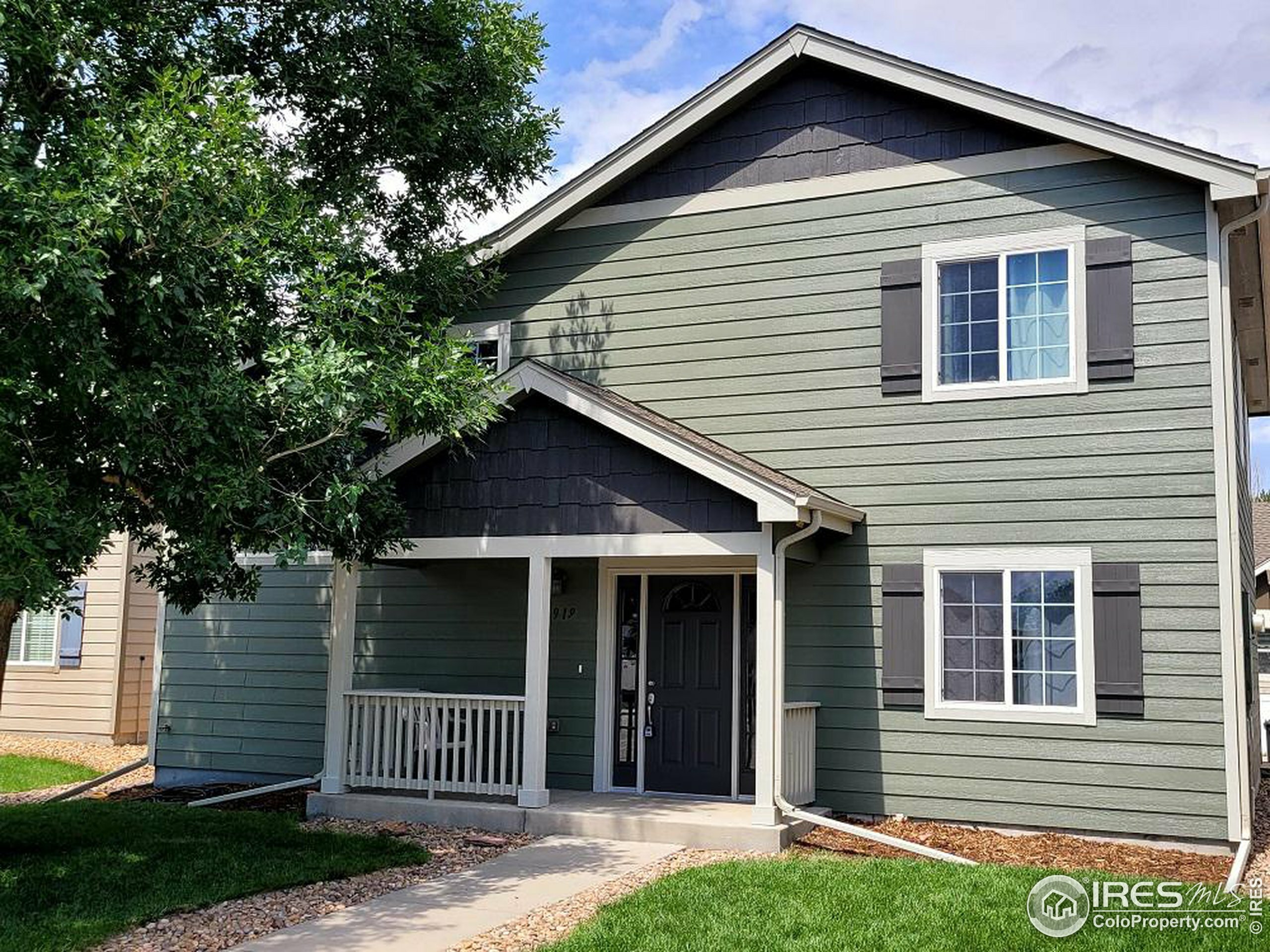 Property Photo:  1919 E 11th St  CO 80537 