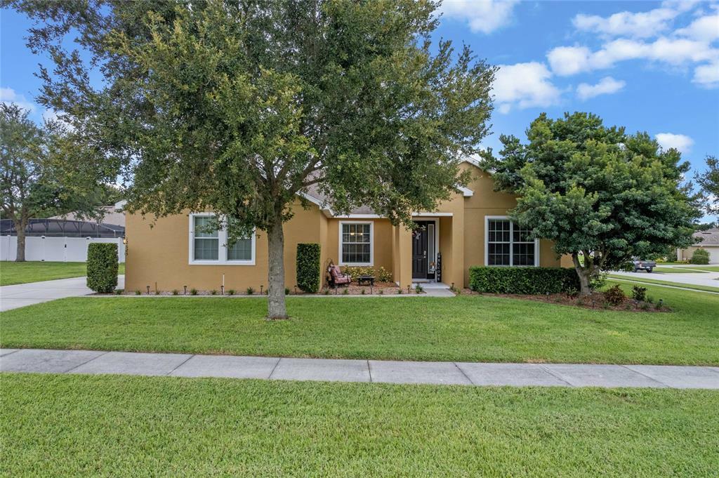 Property Photo:  12625 Colonnade Circle  FL 34711 