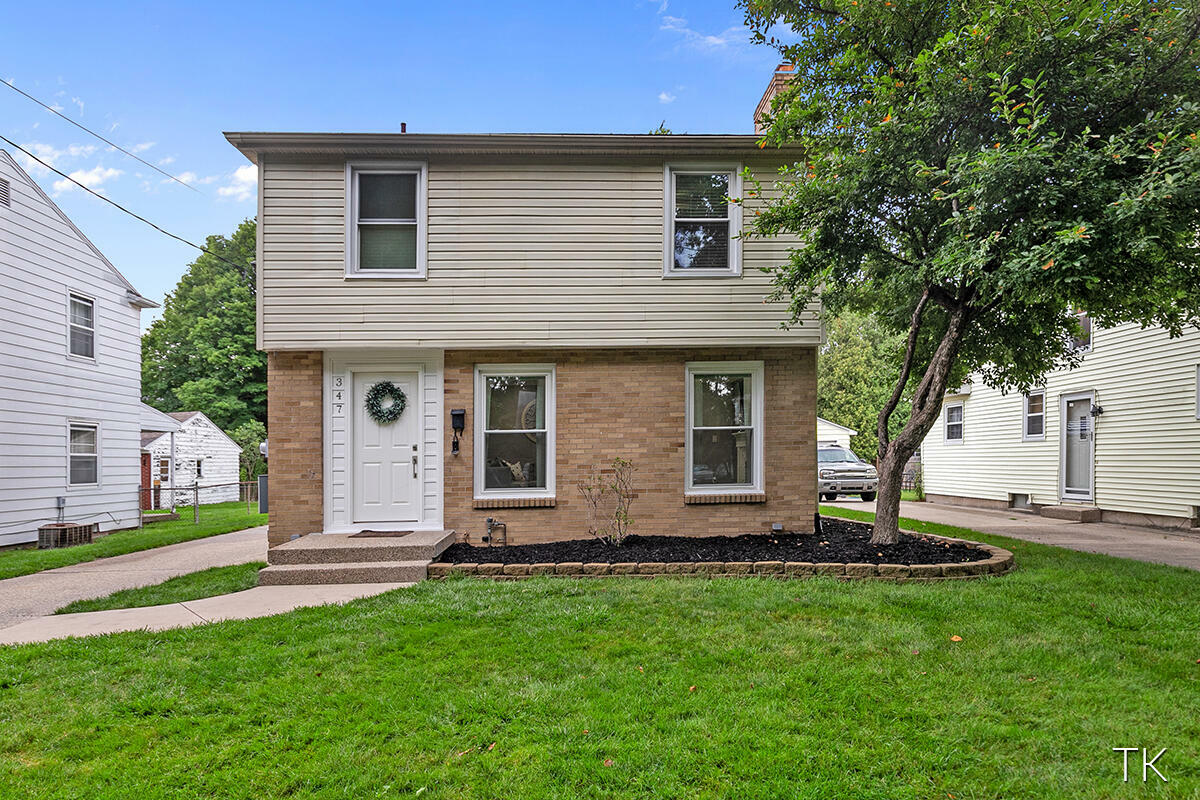 347 Spruce Street SE  Grand Rapids MI 49507 photo