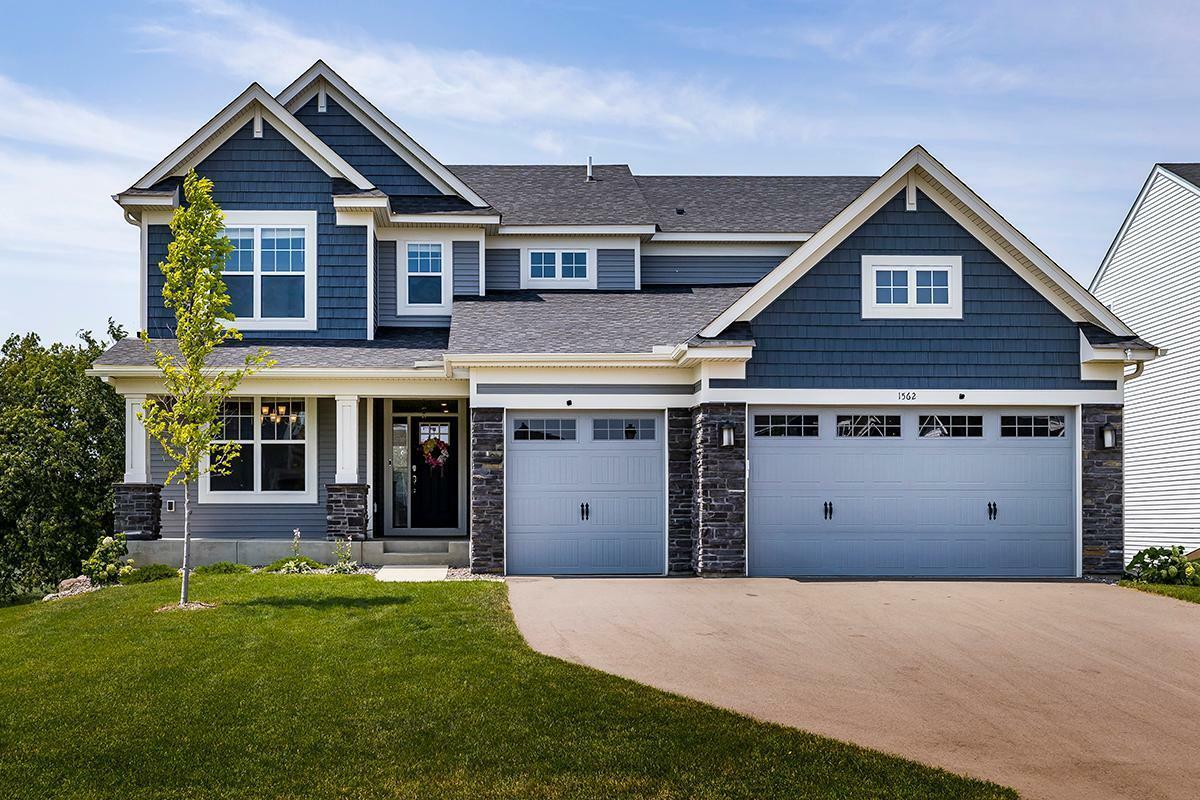 Property Photo:  1562 Edgebrook Lane  MN 55315 