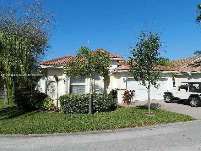 Property Photo:  5089 SW 33rd Way  FL 33312 