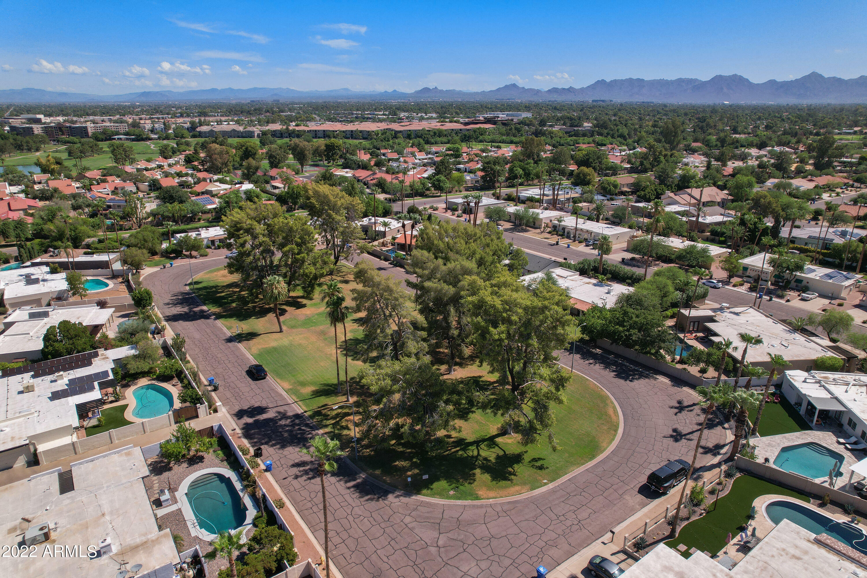 Property Photo: 11221 N 44th Way AZ 85028