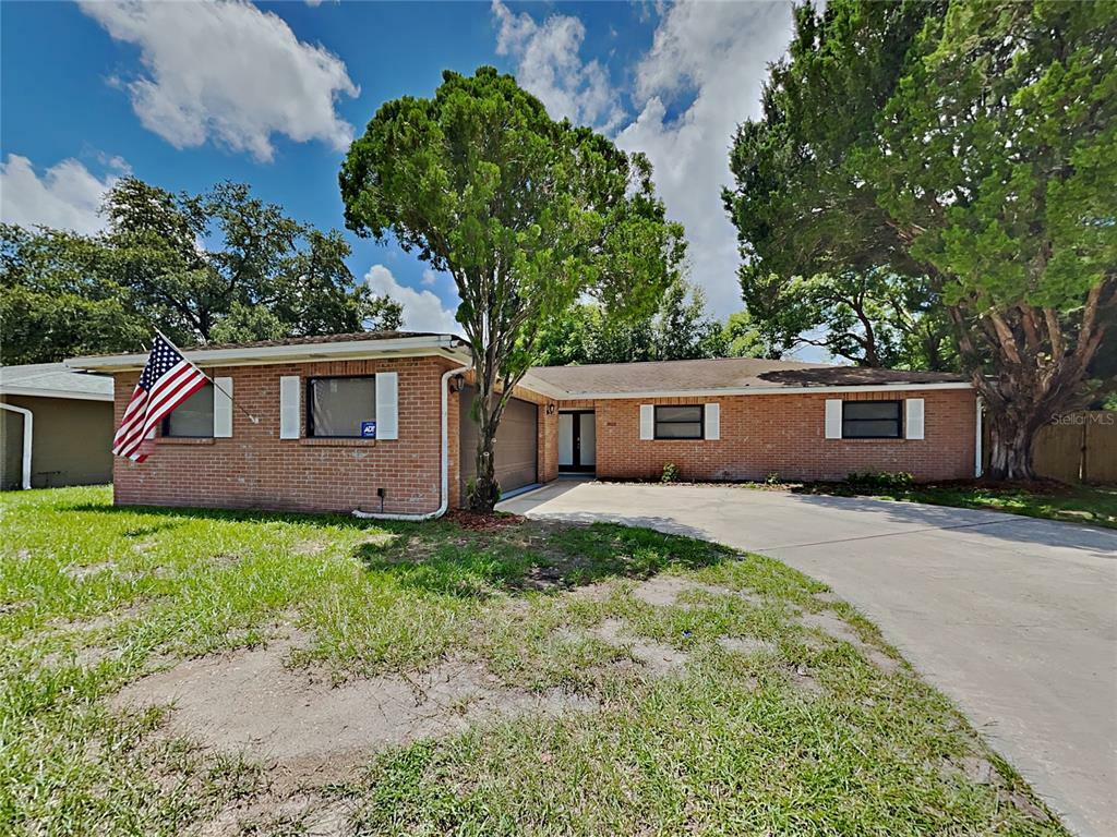 Property Photo:  3809 Ravenna Drive  FL 33594 