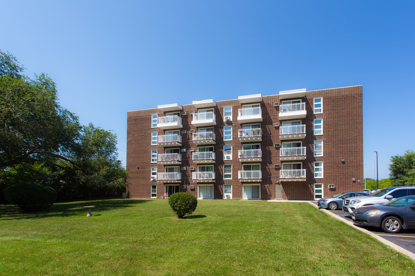 Property Photo: 7225 W Higgins Avenue 406 IL 60656