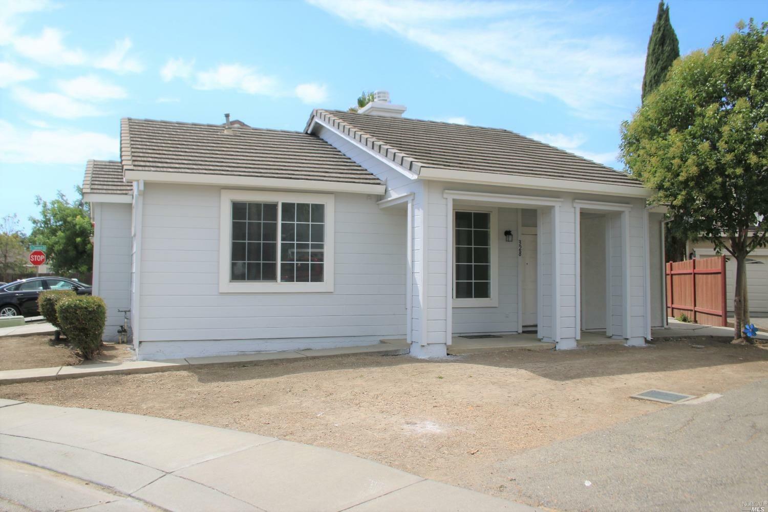 Property Photo: 328 Vazquez Court CA 95620