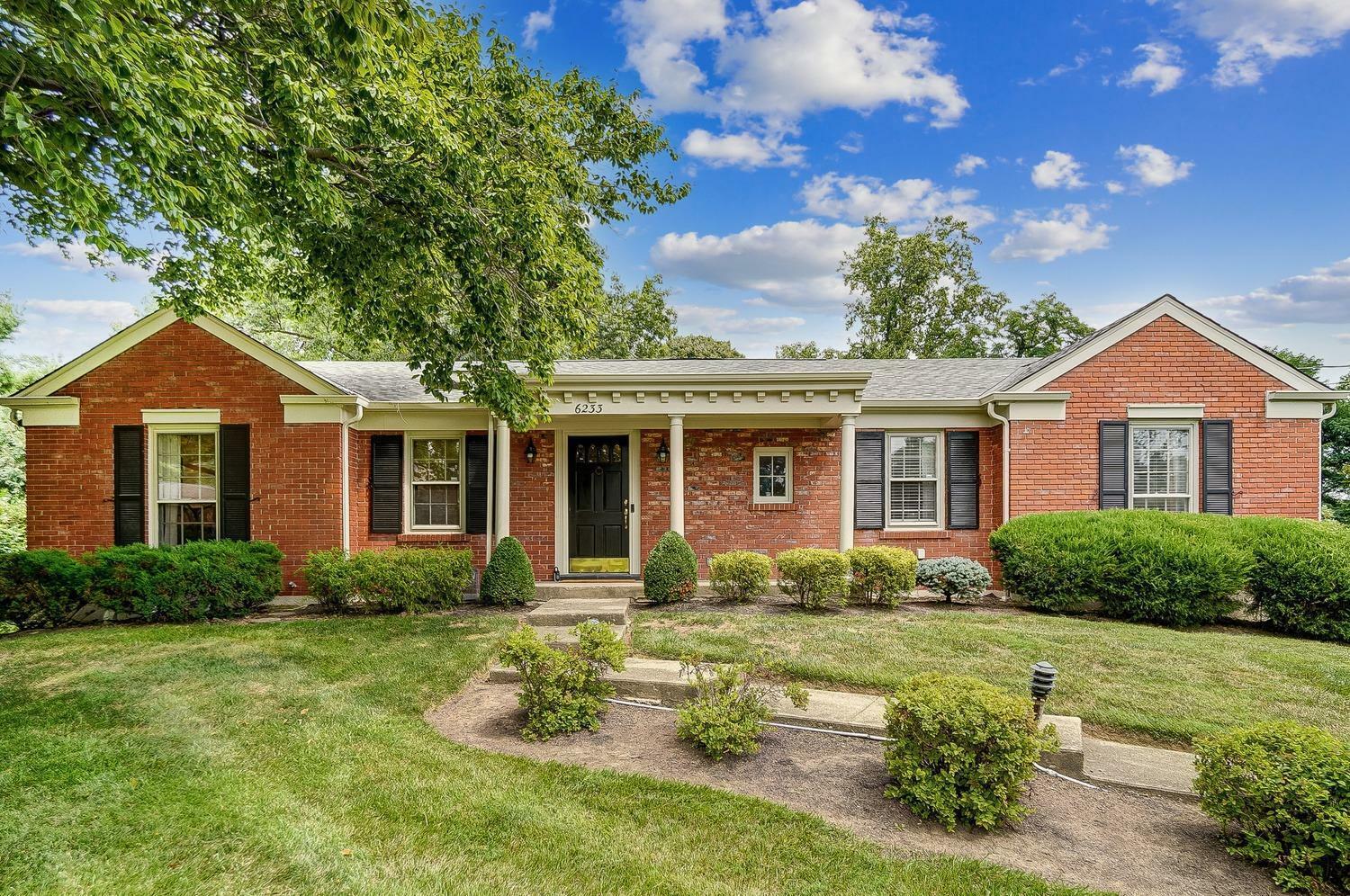 Property Photo: 6233 Coachlite Way OH 45243