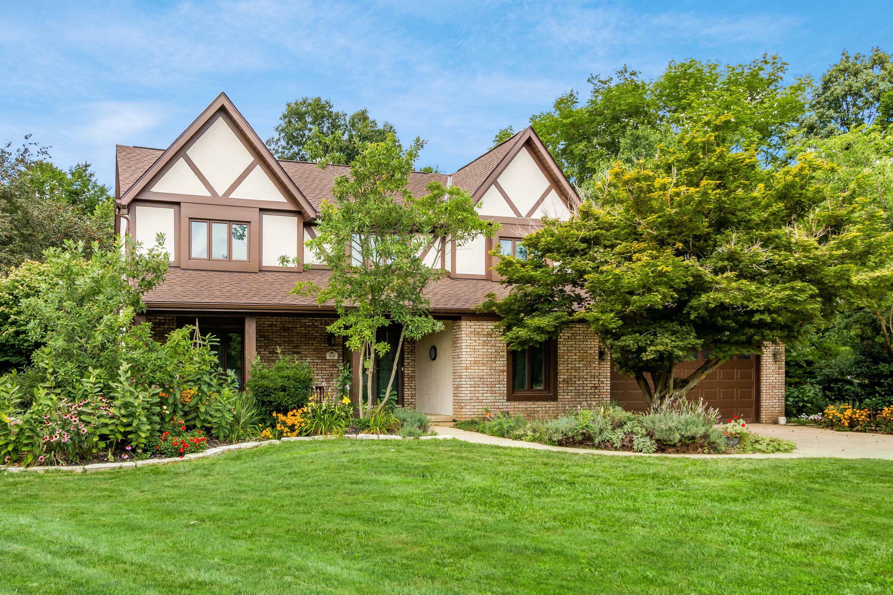 Property Photo: 10200 Dorchester Place OH 43147