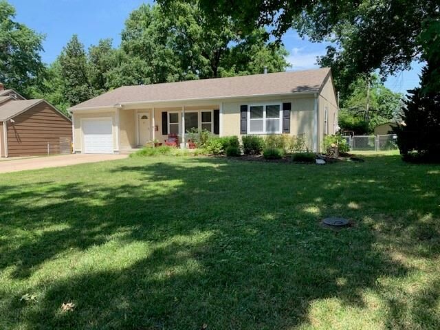 Property Photo: 2212 W 74th Street KS 66208