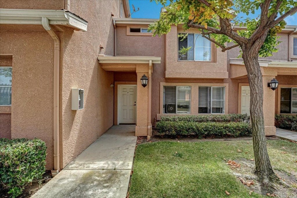 Property Photo:  1041 Harbor Heights Dr F  CA 90710 