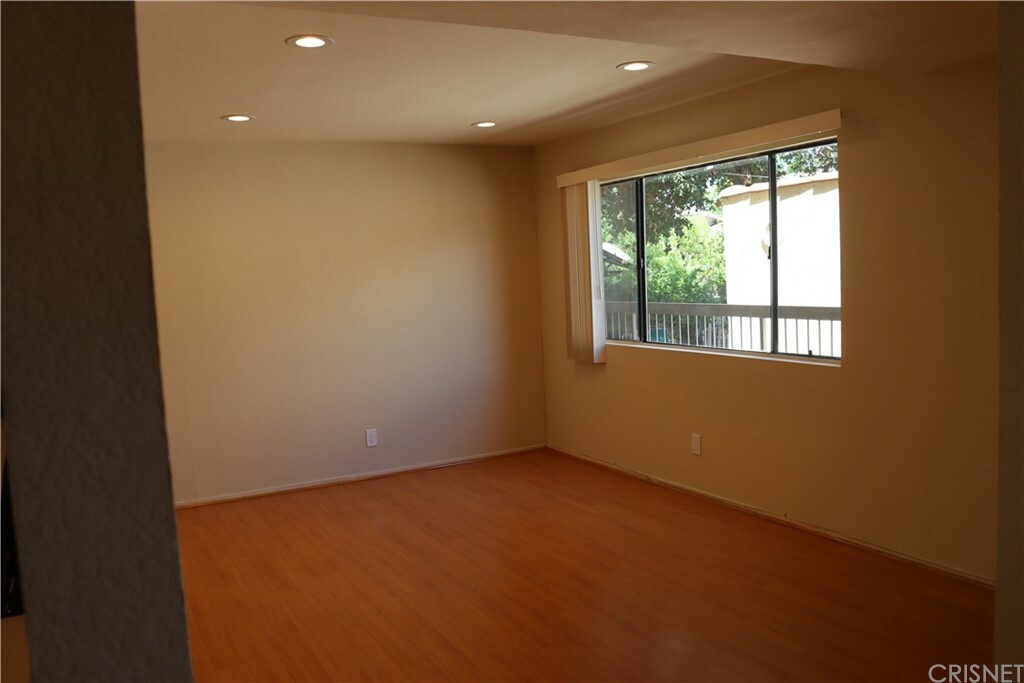 Property Photo:  421 Porter Street 7  CA 91205 