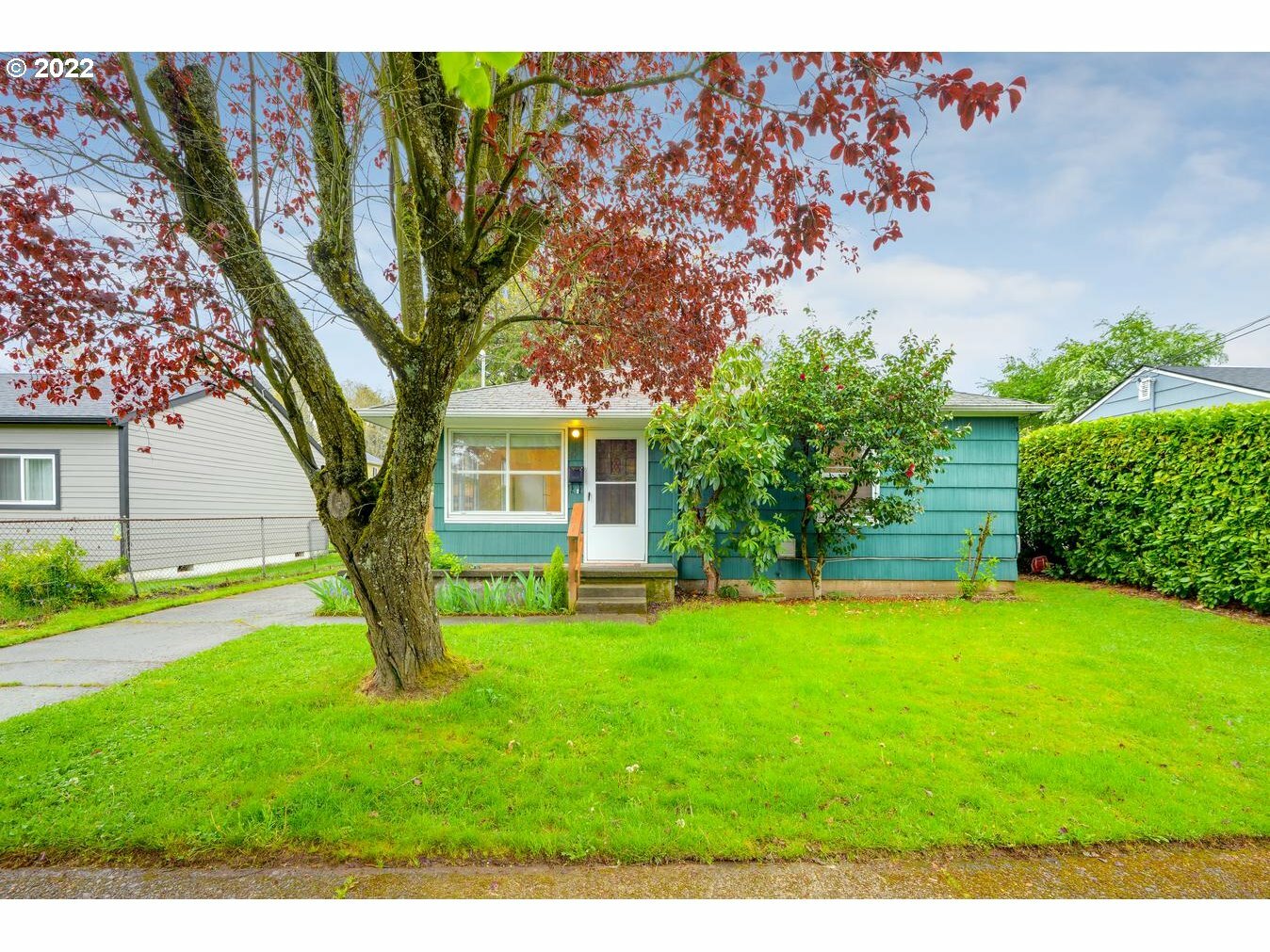Property Photo:  6527 SE 90th Ave  OR 97266 