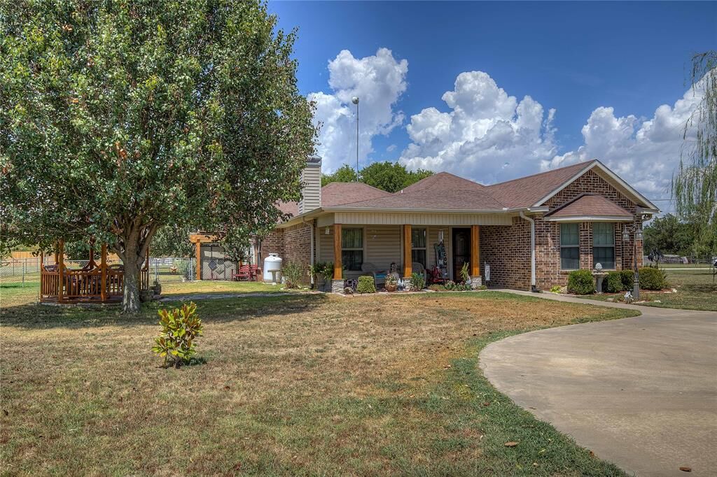 Property Photo: 209 Spring Creek Circle TX 75482