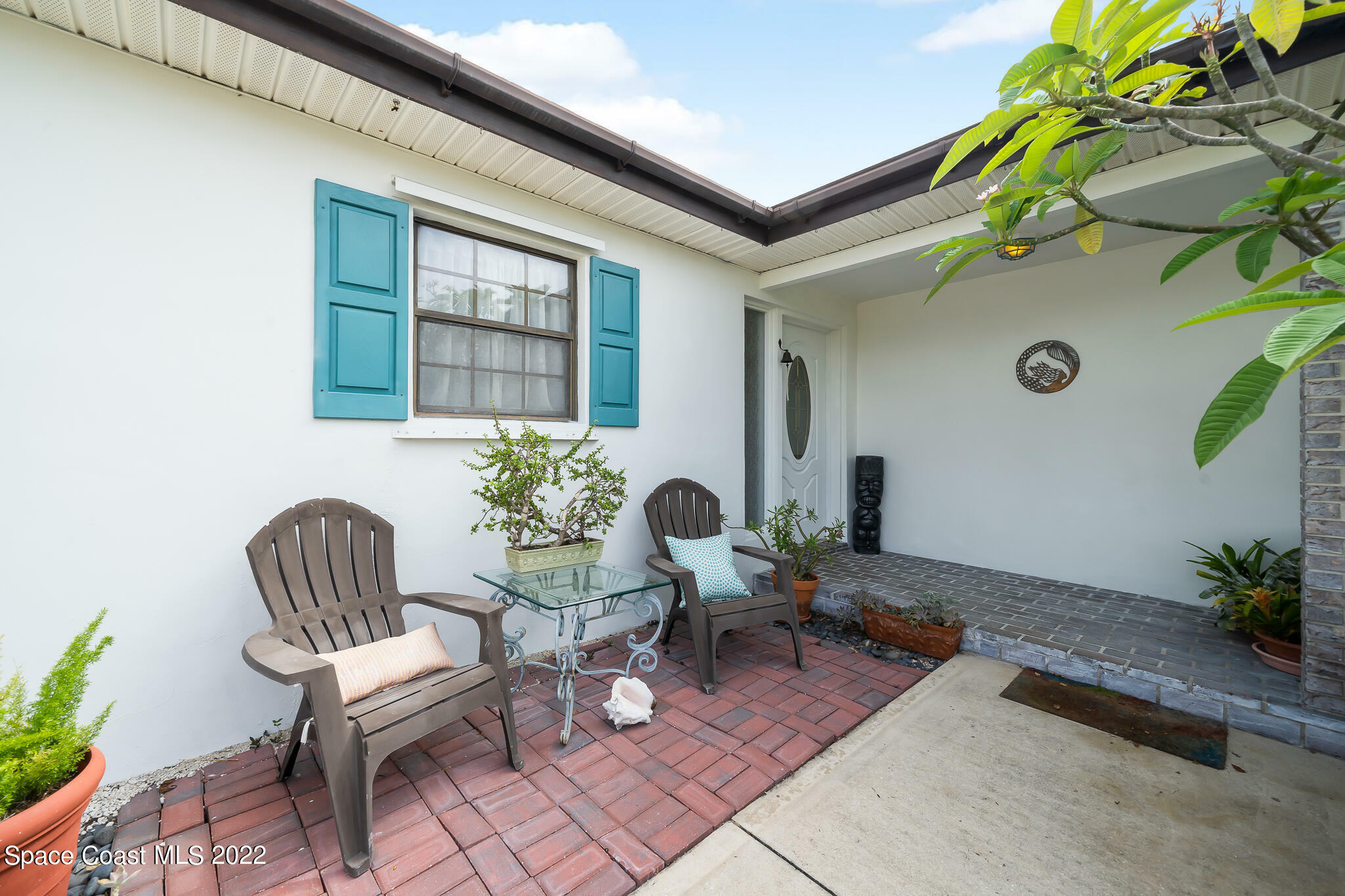 Property Photo: 320 Glenwood Avenue FL 32937