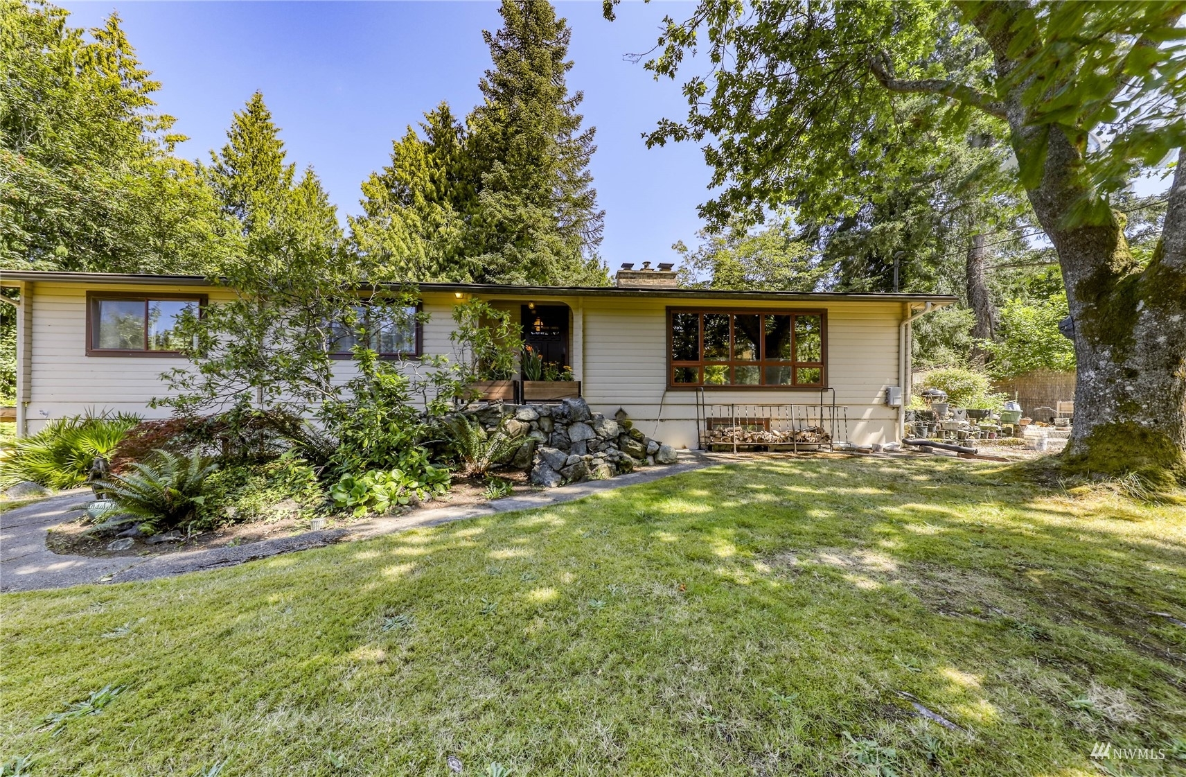 Property Photo:  16952 Noll Road NE  WA 98370 