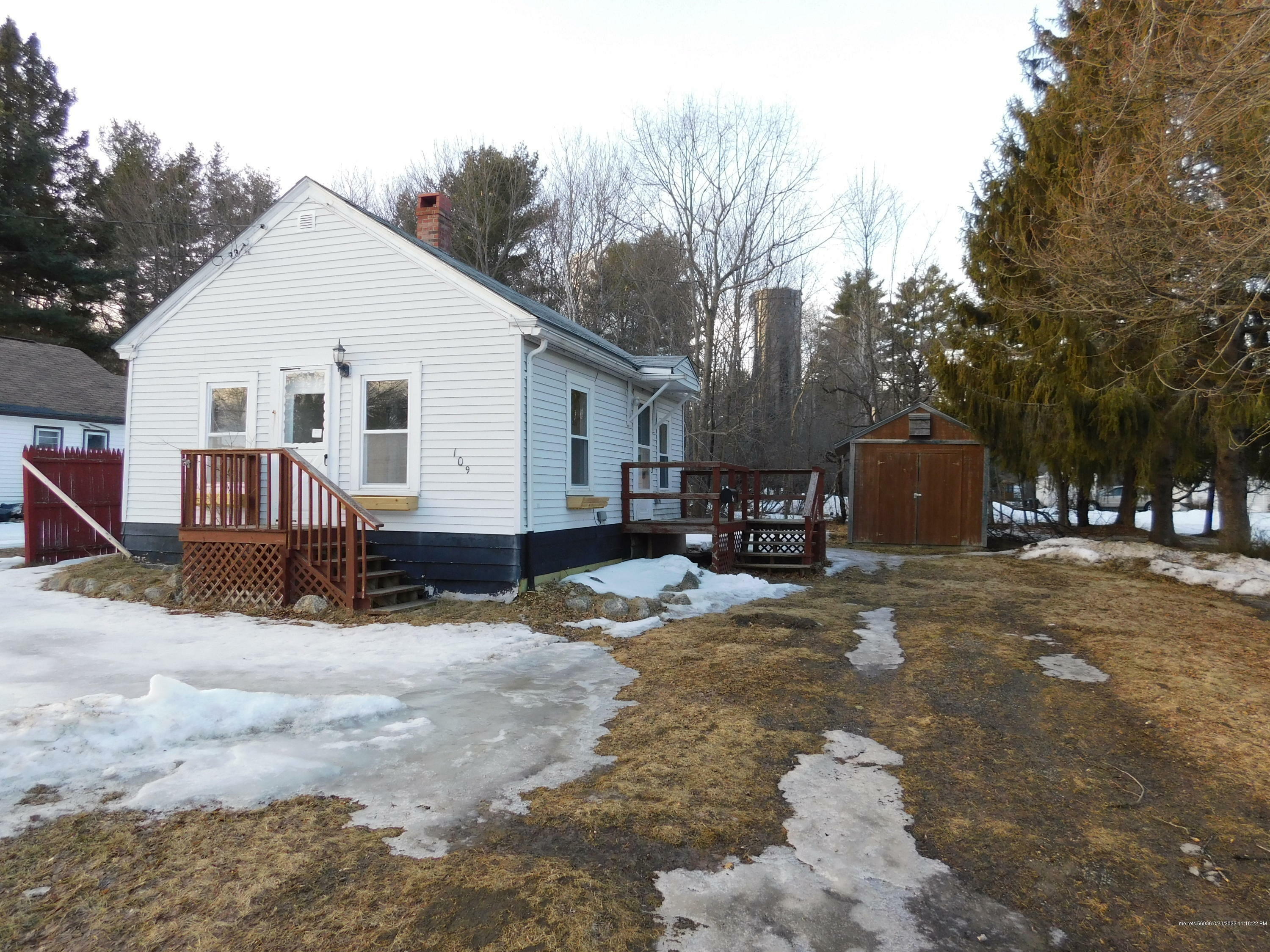 Property Photo:  109 Lincoln Street  ME 04468 