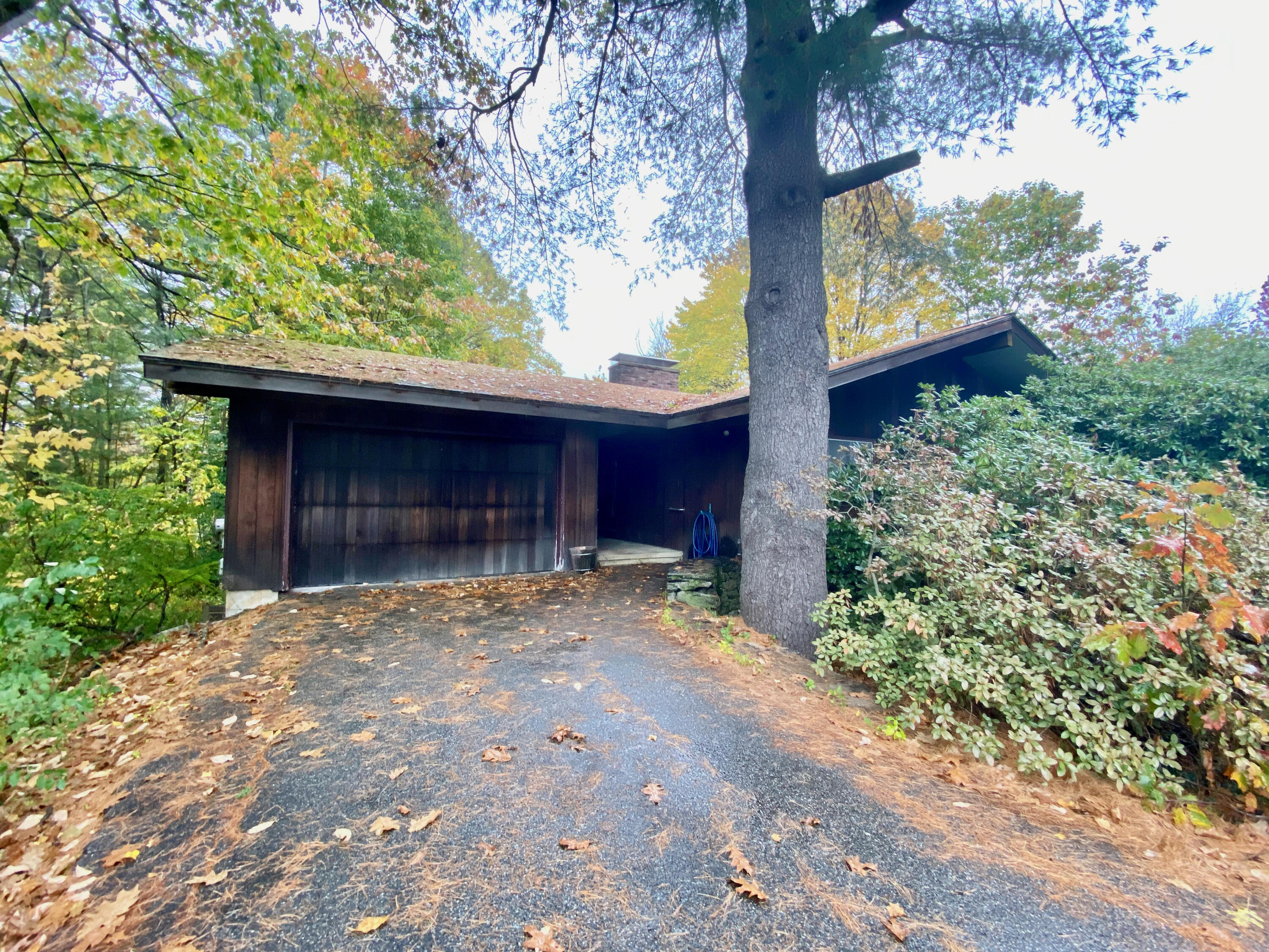 Property Photo:  6 Hogan Road  ME 04240 